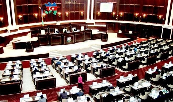 Milli Məclisin növbədənkənar sessiyanın ilk iclası başladı